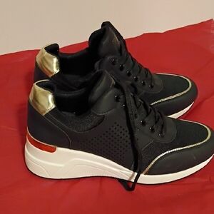Elegant Black and Gold Women's Sneakers